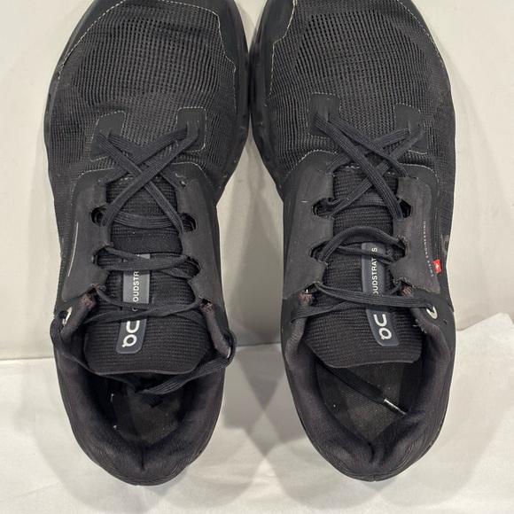 On Running Women’s Black Athletic Shoes - Picture 6 of 9